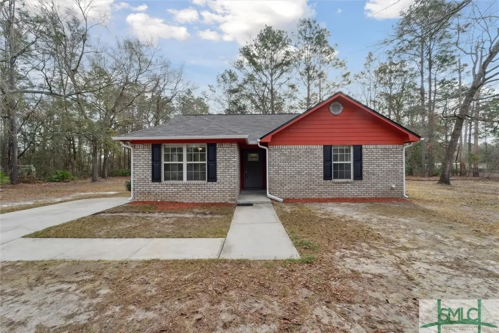 235 Davis Street Allenhurst GA 31313