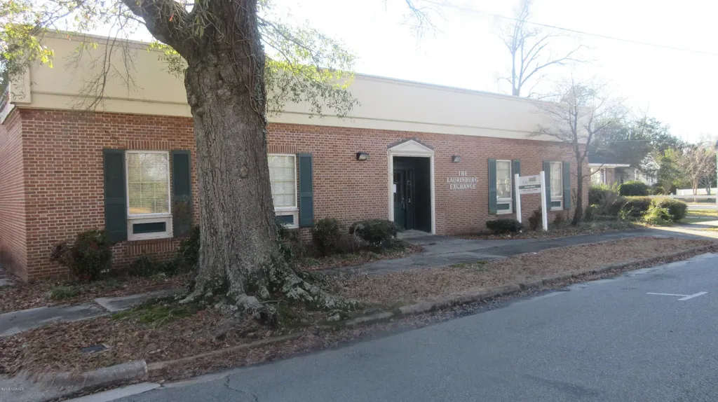 211 W Cronly Street Laurinburg NC 28352