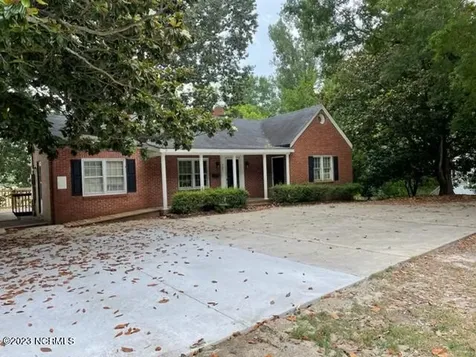 928 N Main Street Louisburg NC 27549