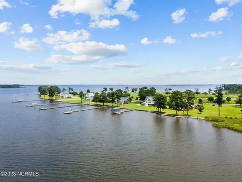 16 River Drive Belhaven NC 27810