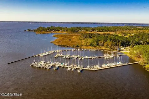 1306 Barkentine Drive New Bern NC 28560