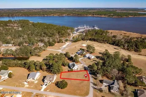 1306 Barkentine Drive New Bern NC 28560