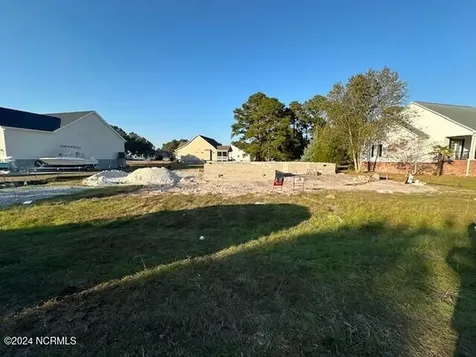 1306 Barkentine Drive New Bern NC 28560