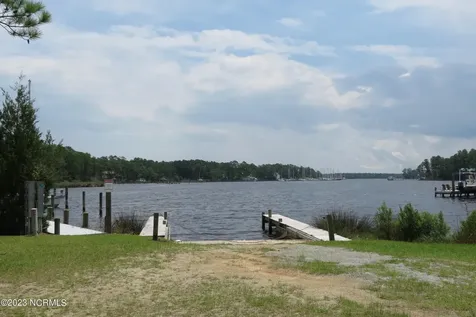 Lot 1 Port Drive Oriental NC 28571