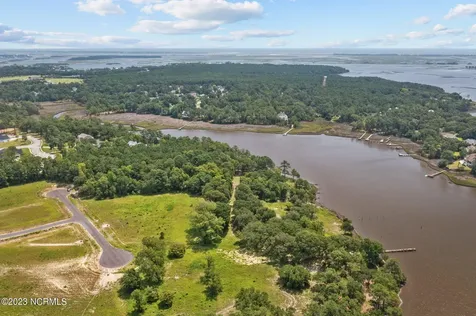 405 Red Drum Way W Swansboro NC 28584
