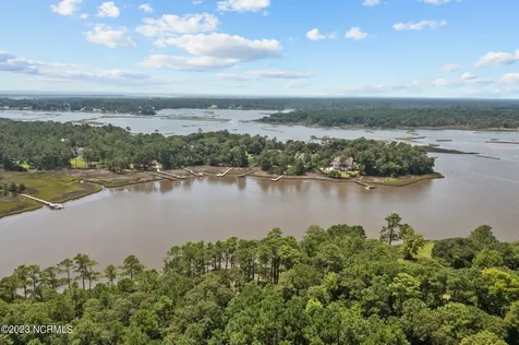 406 Red Drum Way W Swansboro NC 28584