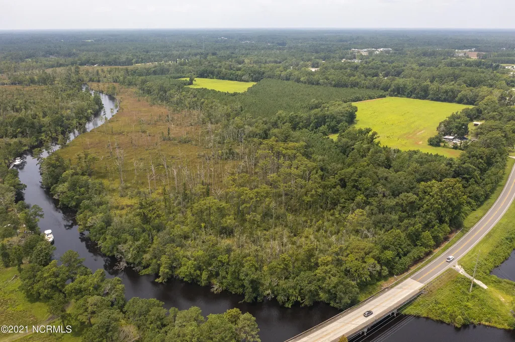 200 Stone Chimney Road SW Supply NC 28462