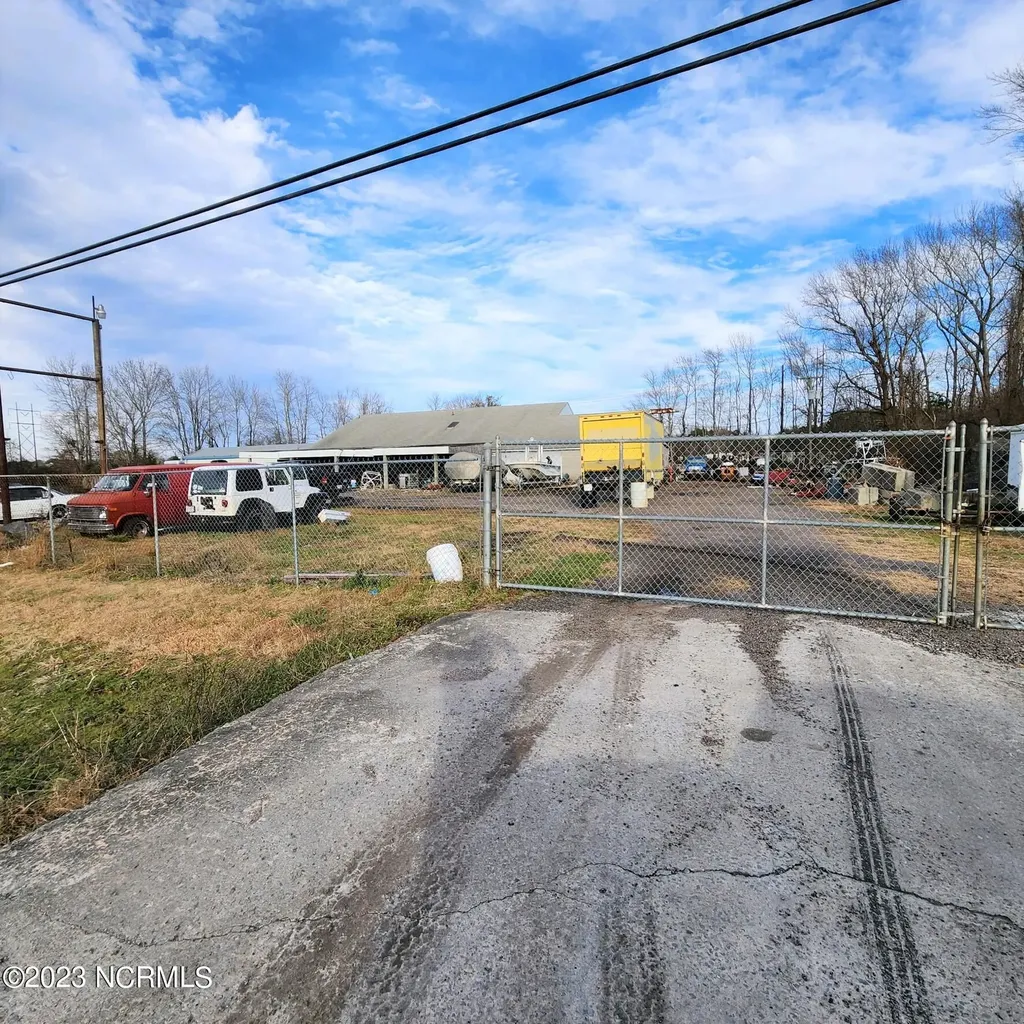 4995 Caratoke Highway Coinjock NC 27923