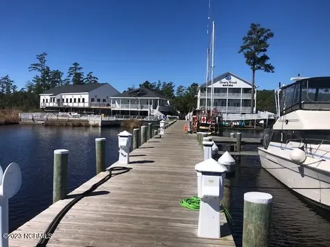 123 Dowry Creek E Belhaven NC 27810