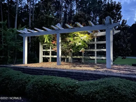28 Madison Avenue Oriental NC 28571