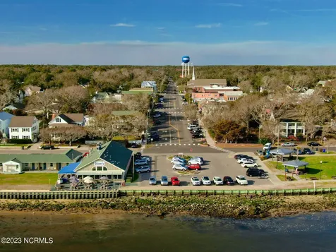 1676 N Howe Street Southport NC 28461