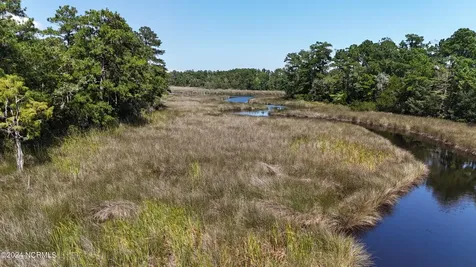 330, 211 Garbacon Drive Beaufort NC 28516