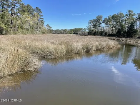 330, 211 Garbacon Drive Beaufort NC 28516