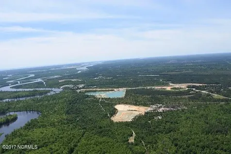 2 Cedar Hill Navassa NC 28451