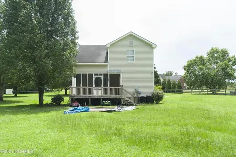 2271 Old Route 22 Kenly NC 27542