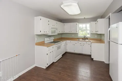 2271 Old Route 22 Kenly NC 27542