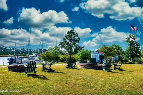 126 Oyster Point Road Oriental NC 28571