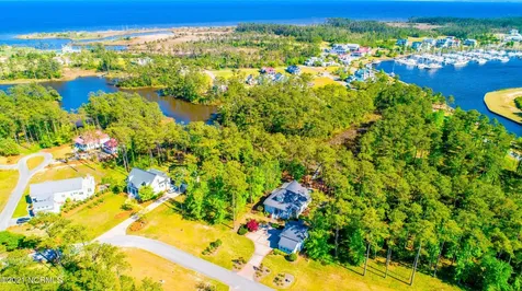 126 Oyster Point Road Oriental NC 28571