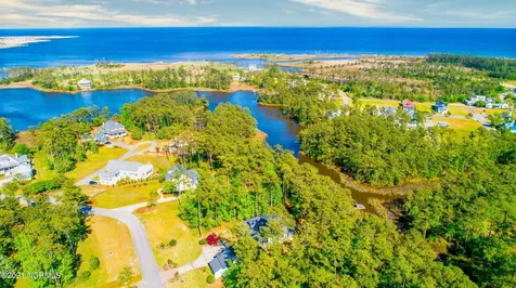 126 Oyster Point Road Oriental NC 28571