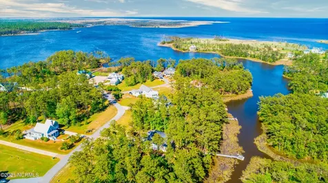 126 Oyster Point Road Oriental NC 28571