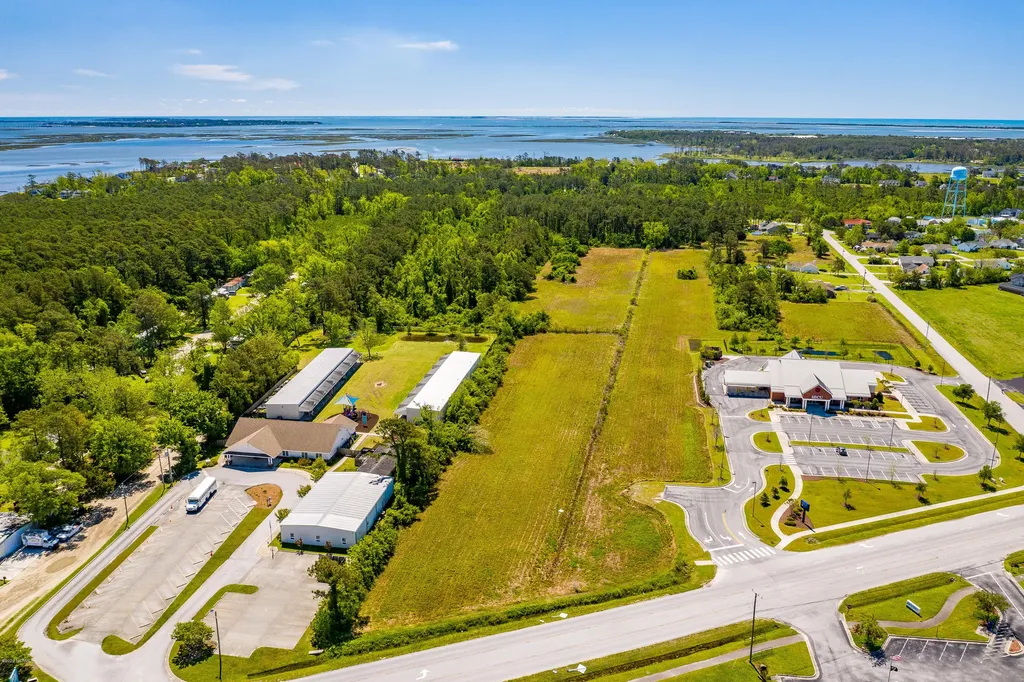 000 Live Oak/ Pinners Point Road Beaufort NC 28516