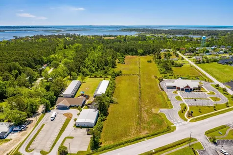 000 Live Oak/ Pinners Point Road Beaufort NC 28516