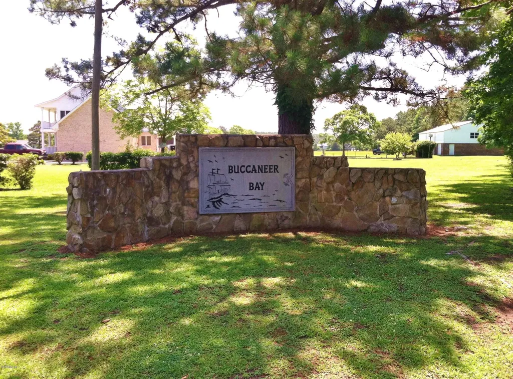 1311 Blackbeard Drive Oriental NC 28571