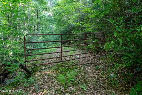 99AC Highway 74/19-129 Murphy NC 28906