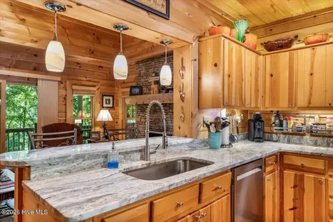 808 Granite Drive Hayesville NC 28904
