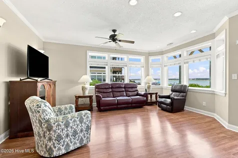 8632 Emerald Drive Emerald Isle NC 28594