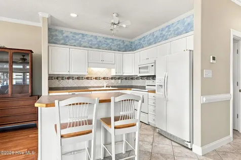 8632 Emerald Drive Emerald Isle NC 28594