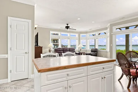 8632 Emerald Drive Emerald Isle NC 28594
