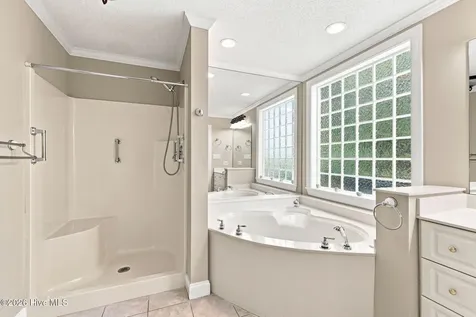 8632 Emerald Drive Emerald Isle NC 28594
