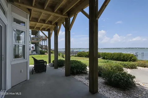8632 Emerald Drive Emerald Isle NC 28594