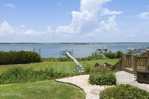 8632 Emerald Drive Emerald Isle NC 28594