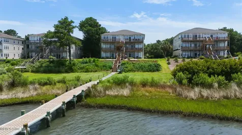 8632 Emerald Drive Emerald Isle NC 28594
