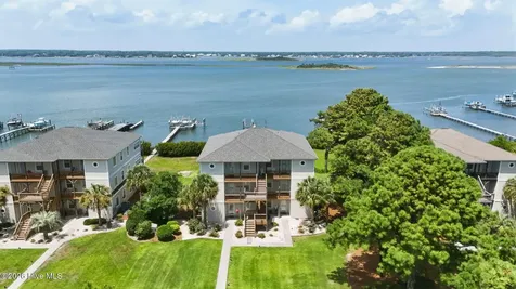 8632 Emerald Drive Emerald Isle NC 28594