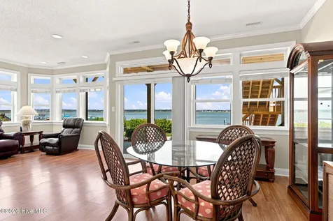 8632 Emerald Drive Emerald Isle NC 28594