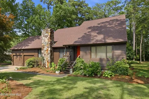 704 Meadow Court Morehead City NC 28557