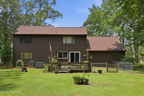 704 Meadow Court Morehead City NC 28557