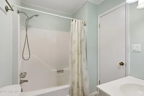 704 Meadow Court Morehead City NC 28557