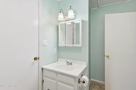 704 Meadow Court Morehead City NC 28557