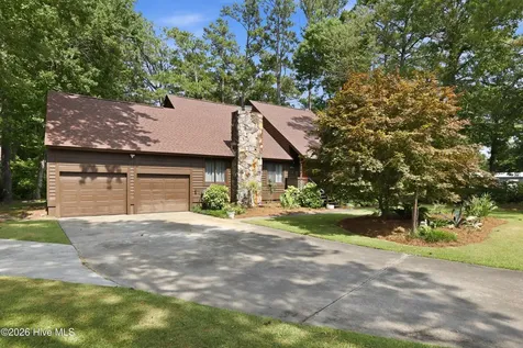 704 Meadow Court Morehead City NC 28557