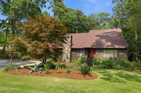 704 Meadow Court Morehead City NC 28557