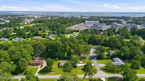 704 Meadow Court Morehead City NC 28557