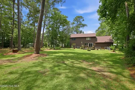 704 Meadow Court Morehead City NC 28557