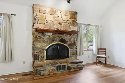 704 Meadow Court Morehead City NC 28557