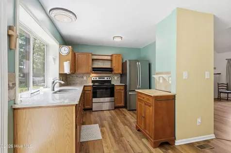 704 Meadow Court Morehead City NC 28557
