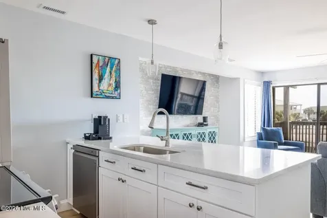 9100 Reed Drive Emerald Isle NC 28594