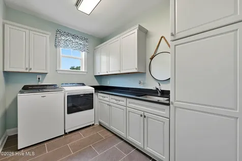 30 E North Shore Lane Arapahoe NC 28510